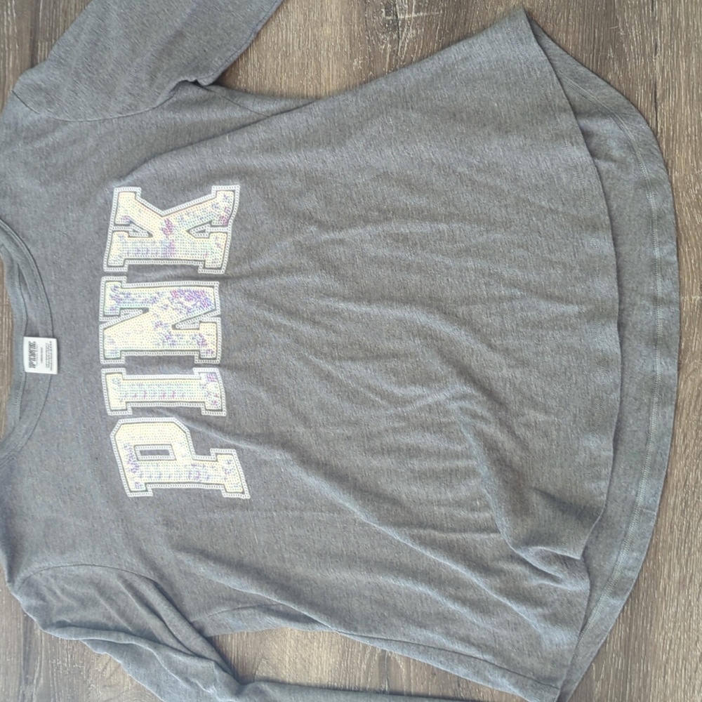 Long sleeve Gray shirt with sequins
